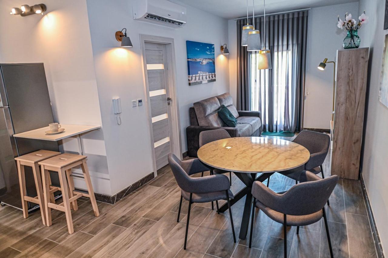 Droplet Apartment Kalkara Exterior photo